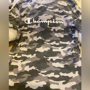 Boys Champion camoflauge tee size 14-16